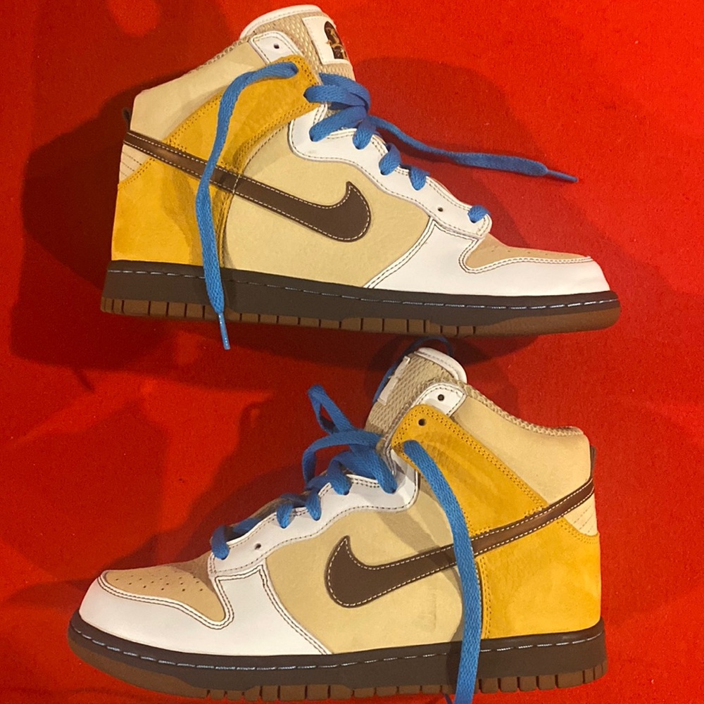 Nike Dunk High Vegas Gold size 8.5